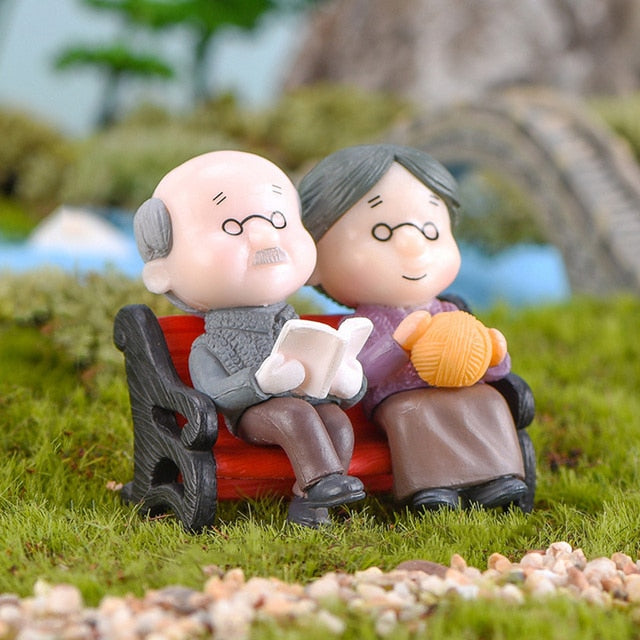 Mini Couple Figures Grandma Grandpa Sweety Lovers Couple Ornament For Fairy Garden Figurines Miniature Home Decoration