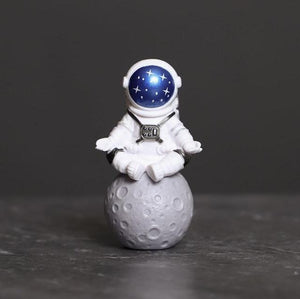 1pc Resin Astronaut Figure Statue Figurine Spaceman Sculpture Educational Toys Desktop Home Decoration Astronaut Model Kids Gift