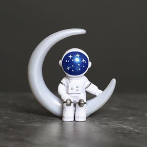 1pc Resin Astronaut Figure Statue Figurine Spaceman Sculpture Educational Toys Desktop Home Decoration Astronaut Model Kids Gift