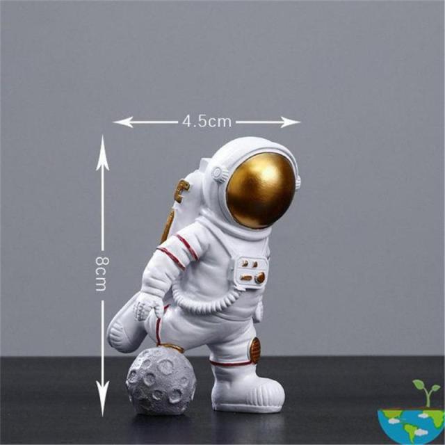 Astronaut Figurines Christmas Resin Spaceman Moon Sculpture Decorative Cosmonaut Statues Miniatures Gift for Kids Toy Home Decor